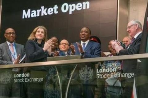 Uhuru Kenyatta annonce l’introduction de la société publique kényane du pétrole sur les bourses de Nairobi et de Londres